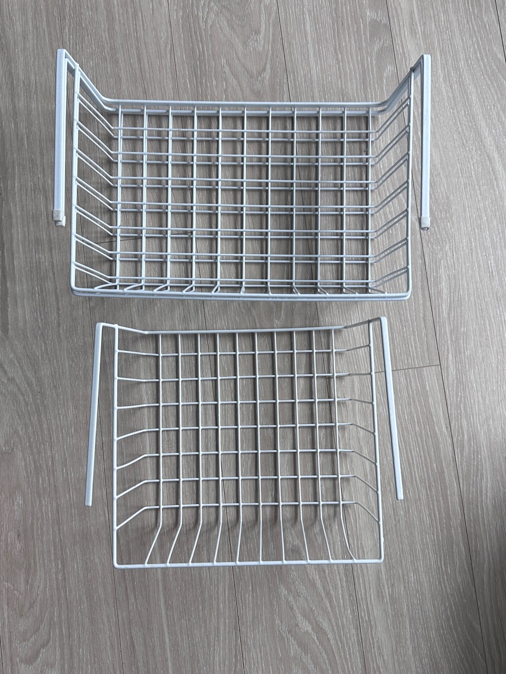 Set of 3 wire shelf baskets